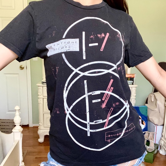 Twenty One Pilots Logo T-Shirt - Picture 2 of 3